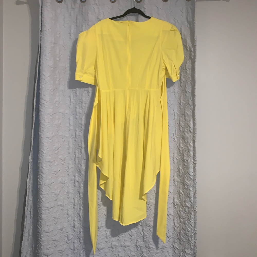 yellow blouse
